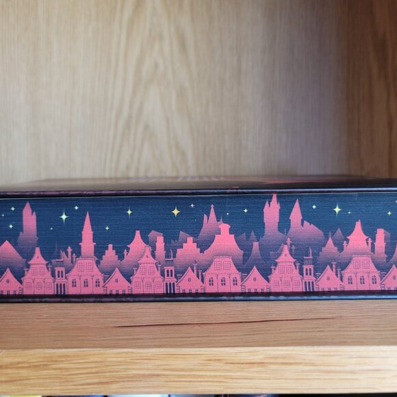 **NEW & SIGNED** Sword Catcher by Cassandra Clare, Fairyloot, Sprayed Edges - Picture 4 of 14